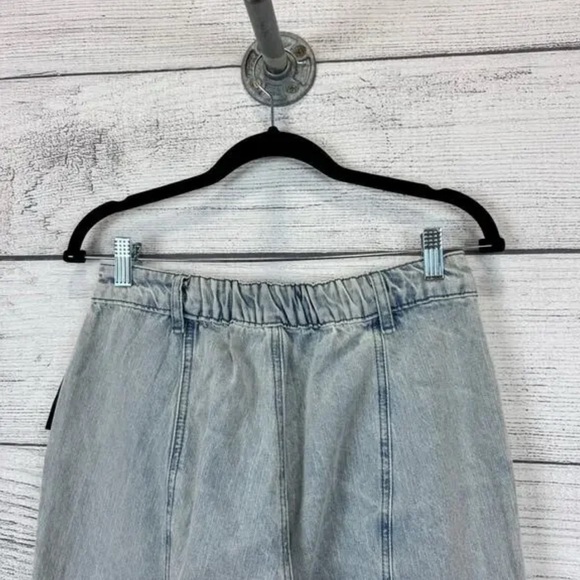 Hot Topic Women's Indigo Denim Side Chain Cargo Joggers - Picture 9 of 10